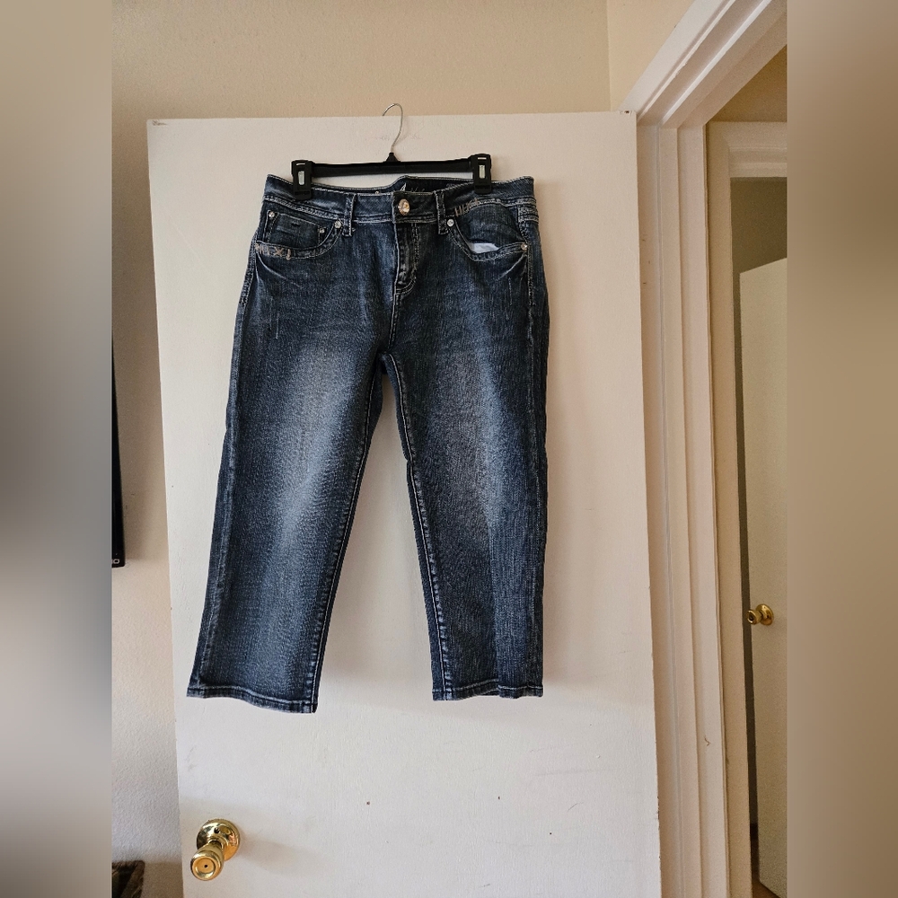 LA Idol Women's Blue Capri Jeans